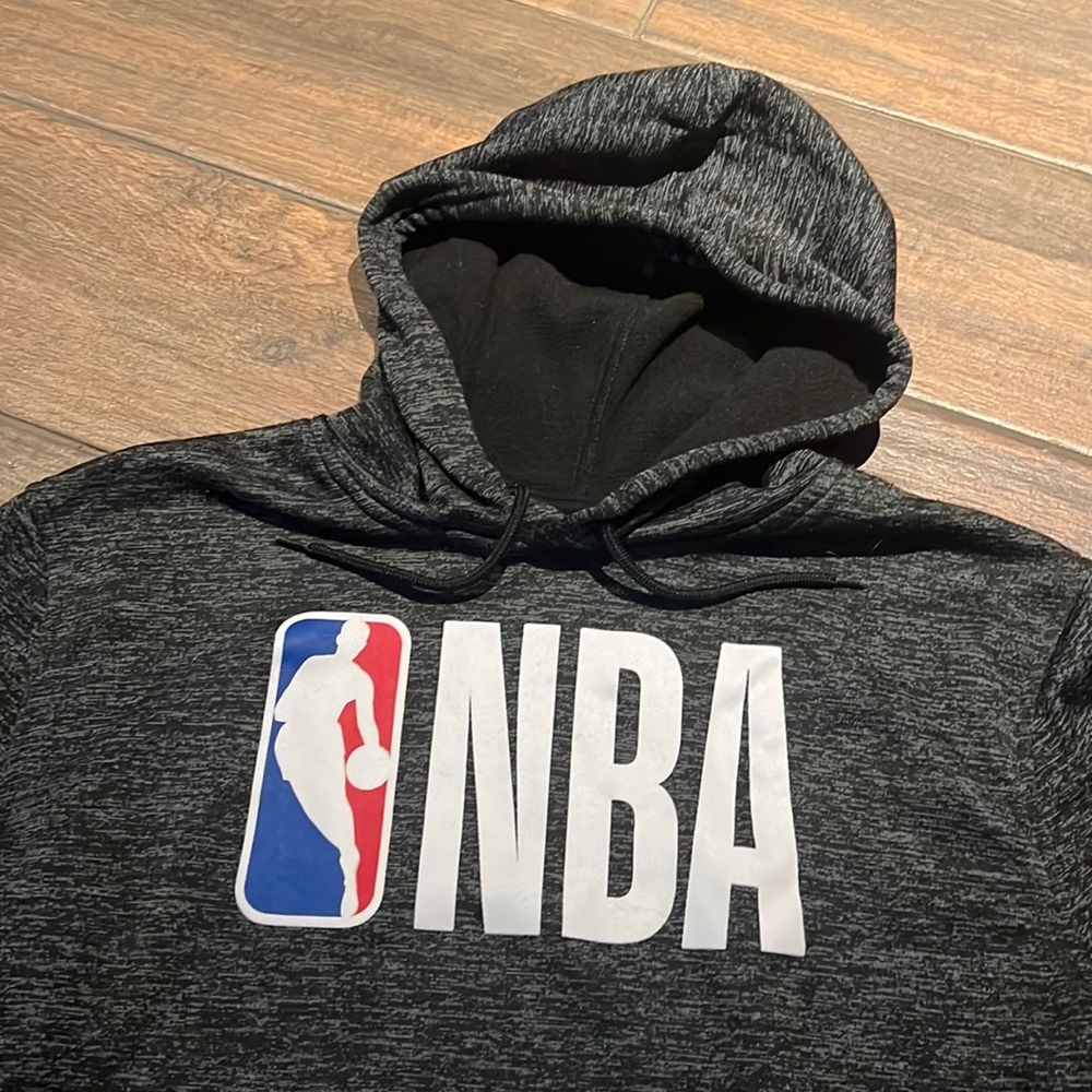 Boys NBA hoodie. Size M